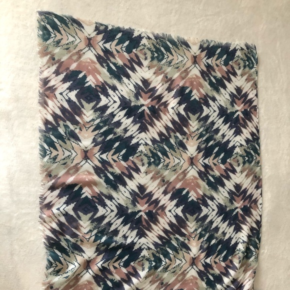 Multi-coloured light weight wrap - Picture 6 of 6